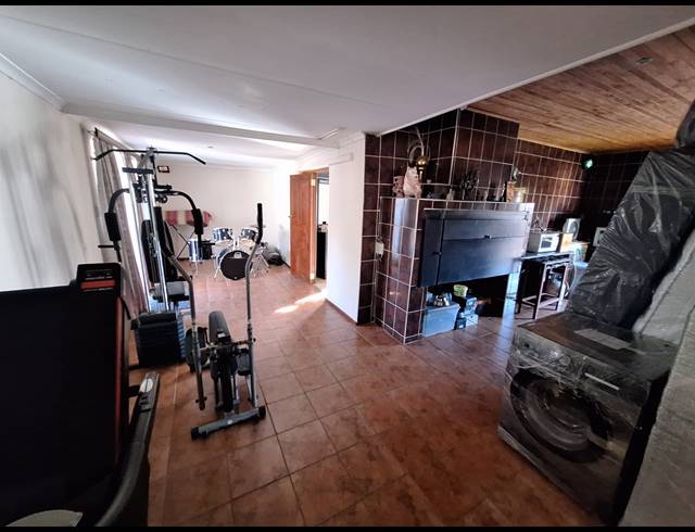 5 BEDROOM HOUSE FOR SALE IN VANDERBIJLPARK SE 1